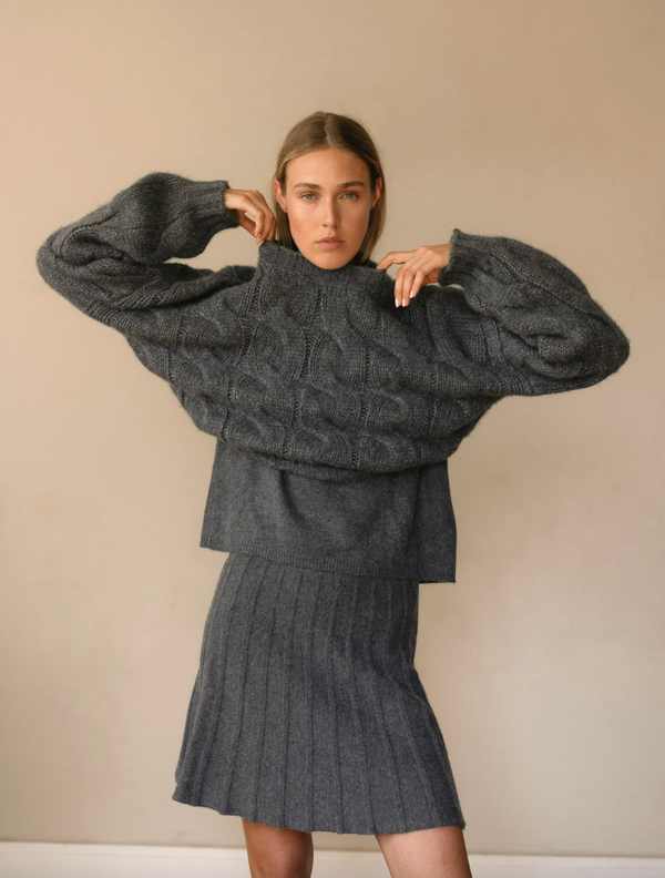 Daphe Sweater in Midnight Stone _ 0826